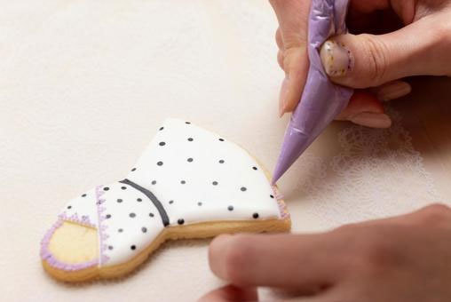 お菓子への手描き